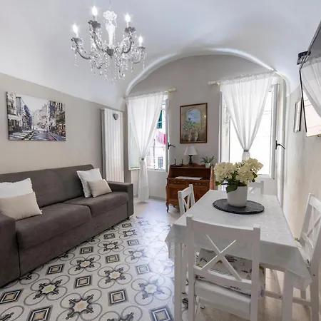 Menotti House شقة سانريمو