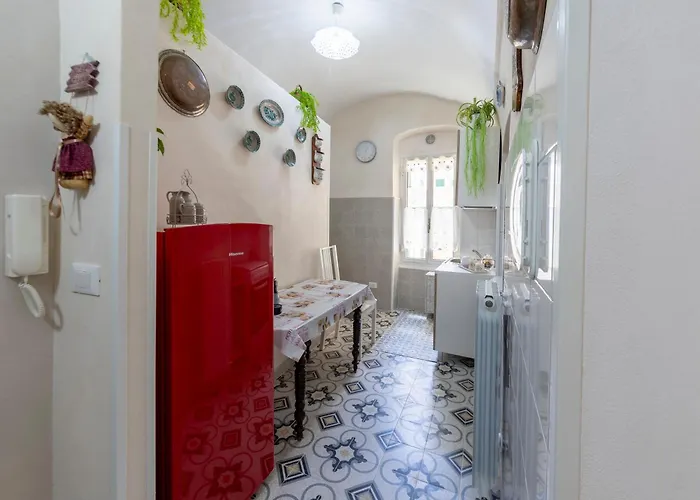 Menotti House